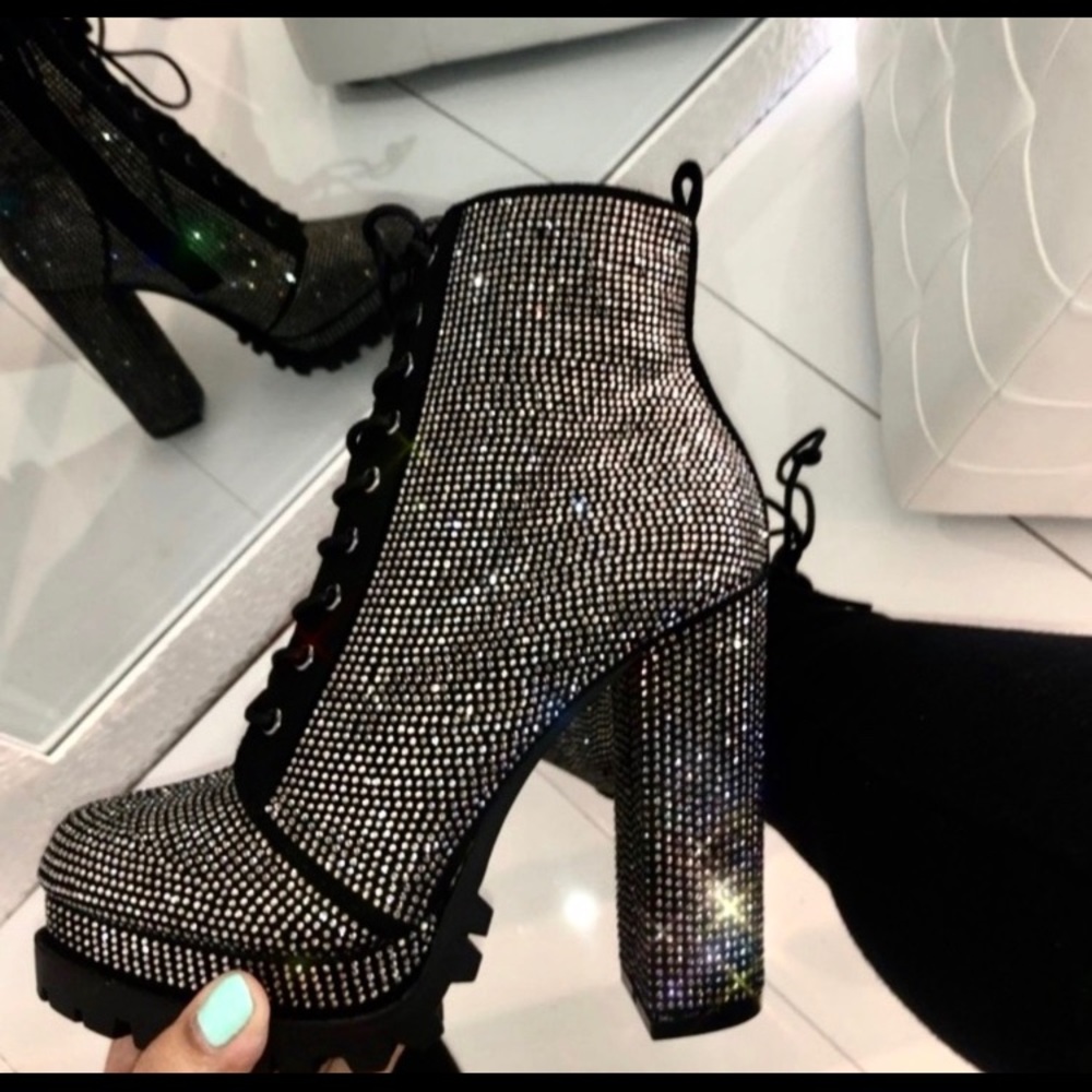 SIZE 5.5‼️LAST PAIR‼️Embellished lace up boots - Picture 3 of 8